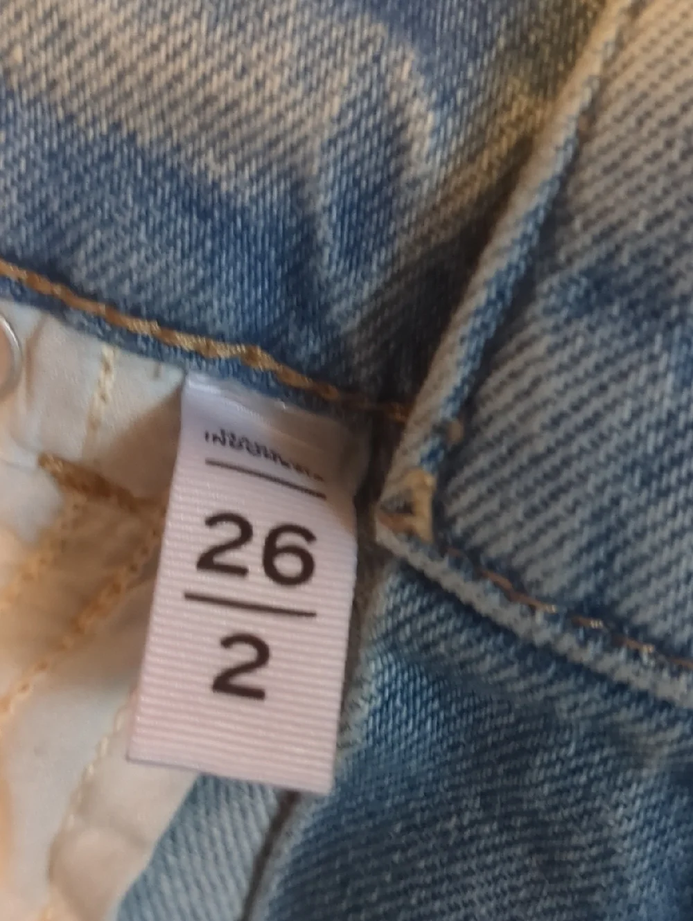 Loft Roll Cuff Light Wash Jean Shorts Size 2 - Picture 6 of 14